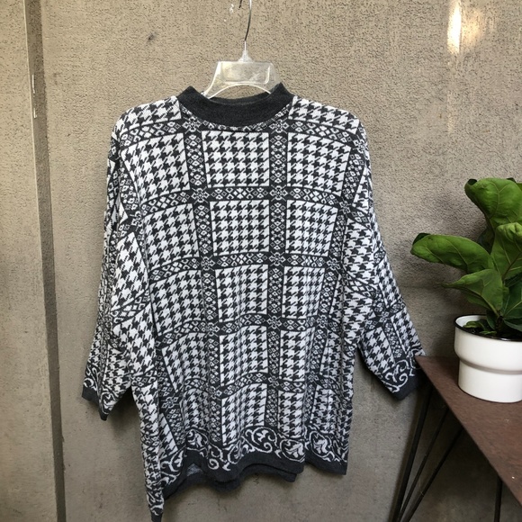 Vintage Houndstooth Oversized Pullover Sweater - Picture 2 of 10